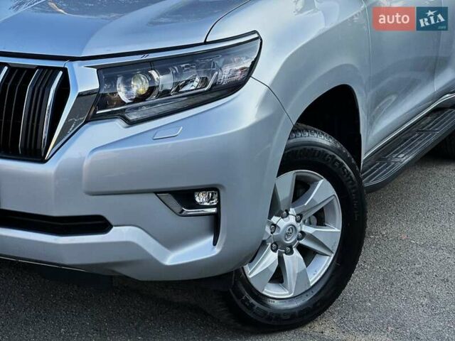 Тойота Ленд Крузер Прадо 2020 в Киеве на Automoto.ua Серый Тойота Ленд Крузер Прадо, объемом двигателя 2.76 л и пробегом 28 тыс. км за 43499 $, фото 7 на Automoto.ua