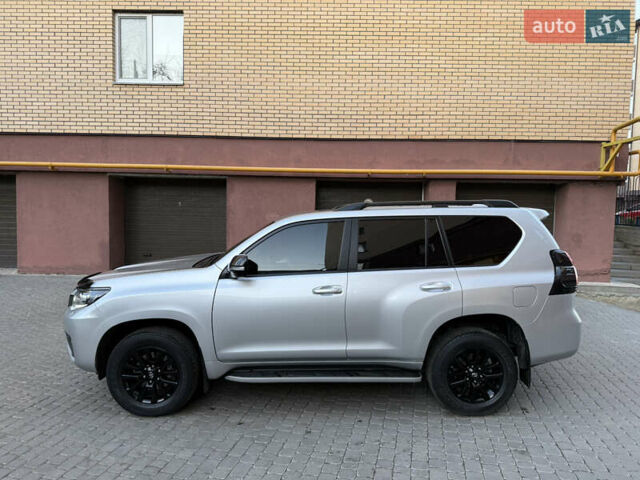 Серый Тойота Ленд Крузер Прадо, объемом двигателя 4 л и пробегом 91 тыс. км за 43500 $, фото 3 на Automoto.ua