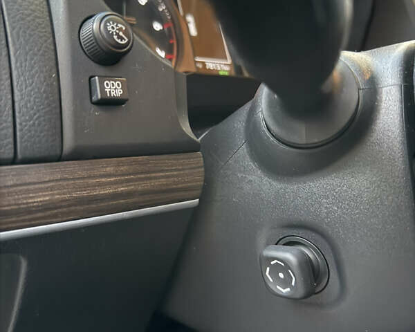 Серый Тойота Ленд Крузер Прадо, объемом двигателя 4 л и пробегом 91 тыс. км за 43500 $, фото 75 на Automoto.ua