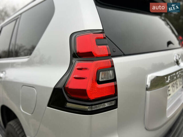 Серый Тойота Ленд Крузер Прадо, объемом двигателя 3.96 л и пробегом 64 тыс. км за 42900 $, фото 27 на Automoto.ua