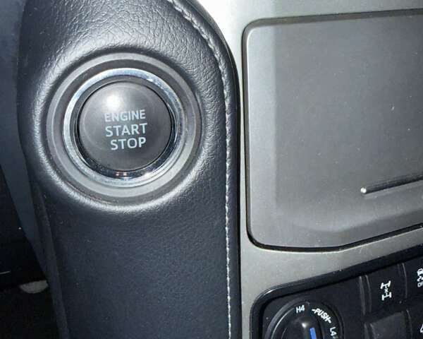 Серый Тойота Ленд Крузер Прадо, объемом двигателя 4 л и пробегом 91 тыс. км за 43500 $, фото 82 на Automoto.ua