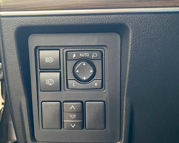 Серый Тойота Ленд Крузер Прадо, объемом двигателя 3.96 л и пробегом 60 тыс. км за 45000 $, фото 7 на Automoto.ua