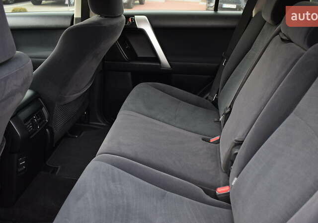 Серый Тойота Ленд Крузер Прадо, объемом двигателя 2.76 л и пробегом 92 тыс. км за 38300 $, фото 10 на Automoto.ua