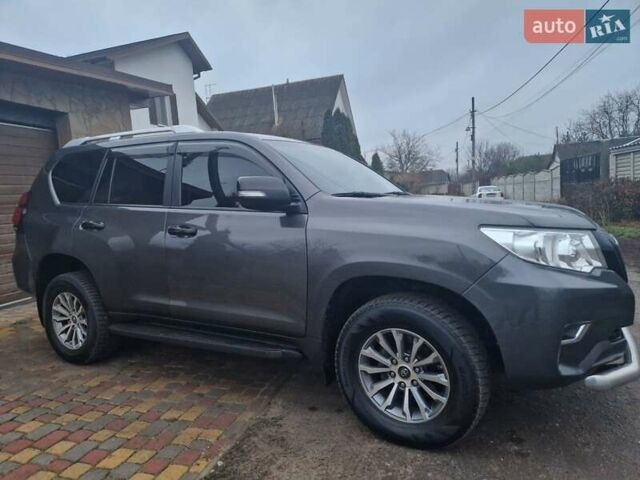 Серый Тойота Ленд Крузер Прадо, объемом двигателя 2.8 л и пробегом 260 тыс. км за 39800 $, фото 4 на Automoto.ua