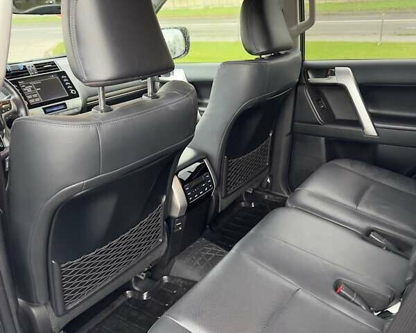 Серый Тойота Ленд Крузер Прадо, объемом двигателя 3.96 л и пробегом 76 тыс. км за 54600 $, фото 9 на Automoto.ua