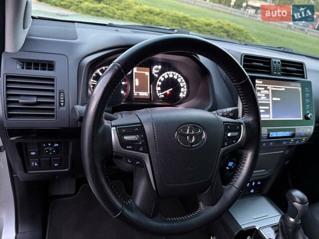 Серый Тойота Ленд Крузер Прадо, объемом двигателя 2.76 л и пробегом 54 тыс. км за 46200 $, фото 8 на Automoto.ua