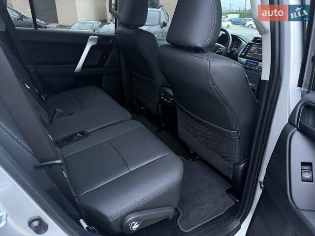 Серый Тойота Ленд Крузер Прадо, объемом двигателя 2.76 л и пробегом 56 тыс. км за 46300 $, фото 39 на Automoto.ua