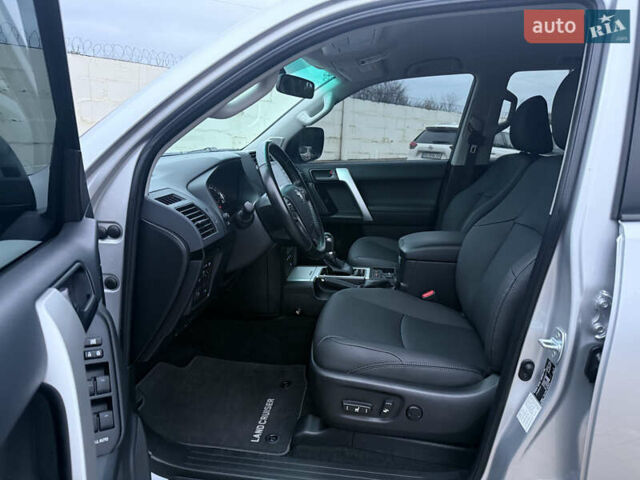 Серый Тойота Ленд Крузер Прадо, объемом двигателя 2.76 л и пробегом 56 тыс. км за 46300 $, фото 30 на Automoto.ua