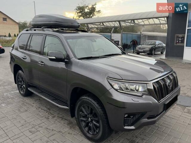 Серый Тойота Ленд Крузер Прадо, объемом двигателя 3.96 л и пробегом 76 тыс. км за 54600 $, фото 4 на Automoto.ua