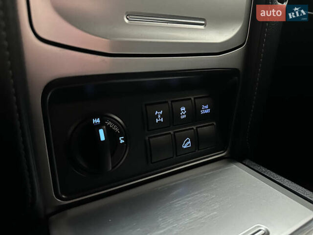 Серый Тойота Ленд Крузер Прадо, объемом двигателя 3.96 л и пробегом 112 тыс. км за 41999 $, фото 53 на Automoto.ua