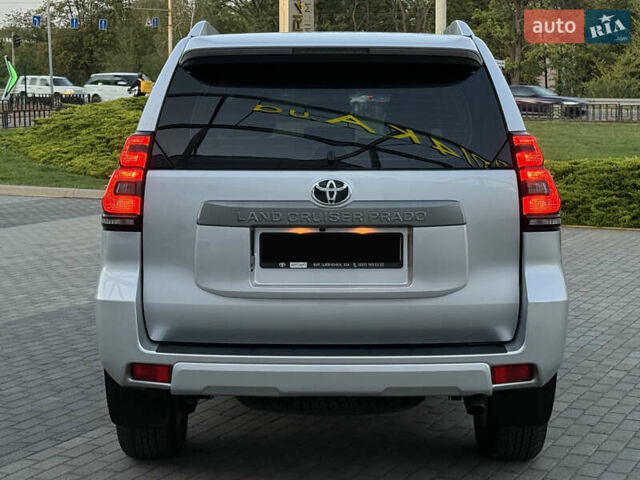 Серый Тойота Ленд Крузер Прадо, объемом двигателя 2.76 л и пробегом 54 тыс. км за 46200 $, фото 5 на Automoto.ua
