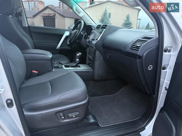 Серый Тойота Ленд Крузер Прадо, объемом двигателя 2.76 л и пробегом 56 тыс. км за 46300 $, фото 36 на Automoto.ua