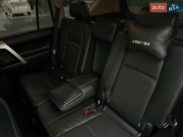 Серый Тойота Ленд Крузер Прадо, объемом двигателя 3.96 л и пробегом 112 тыс. км за 41999 $, фото 47 на Automoto.ua