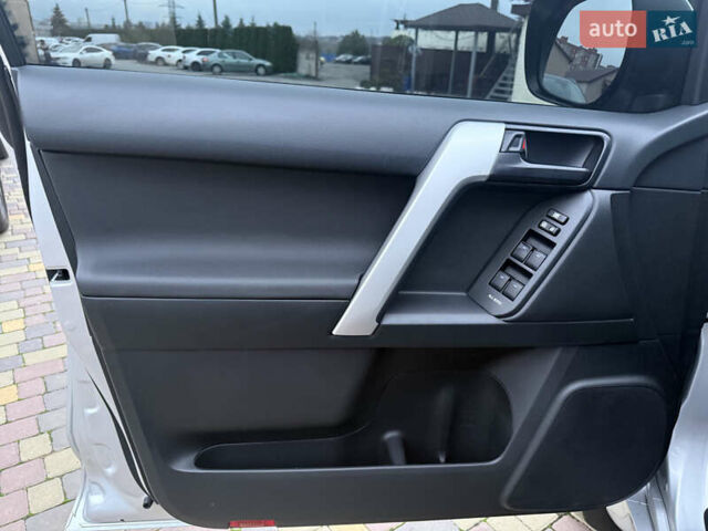 Серый Тойота Ленд Крузер Прадо, объемом двигателя 2.76 л и пробегом 56 тыс. км за 46300 $, фото 29 на Automoto.ua