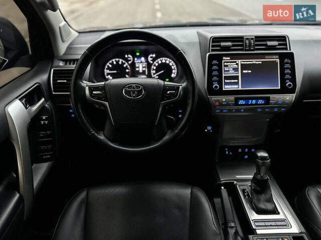 Серый Тойота Ленд Крузер Прадо, объемом двигателя 3.96 л и пробегом 112 тыс. км за 41999 $, фото 44 на Automoto.ua