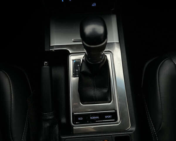 Серый Тойота Ленд Крузер Прадо, объемом двигателя 3.96 л и пробегом 112 тыс. км за 41999 $, фото 54 на Automoto.ua