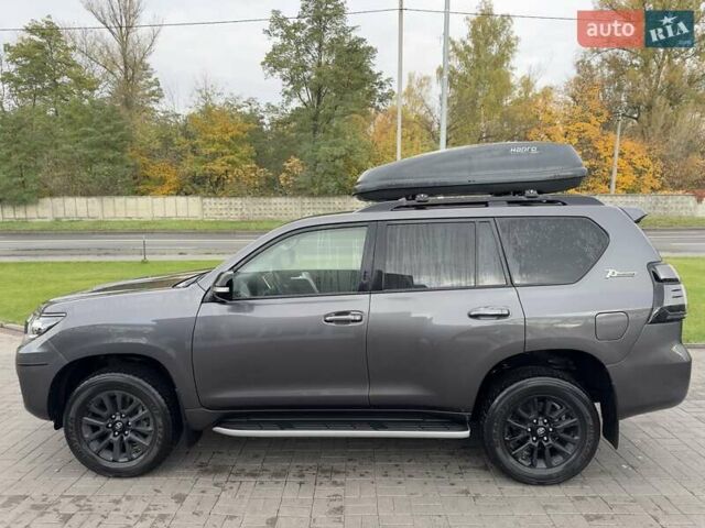 Серый Тойота Ленд Крузер Прадо, объемом двигателя 3.96 л и пробегом 76 тыс. км за 54600 $, фото 1 на Automoto.ua