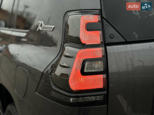 Серый Тойота Ленд Крузер Прадо, объемом двигателя 3.96 л и пробегом 112 тыс. км за 41999 $, фото 40 на Automoto.ua