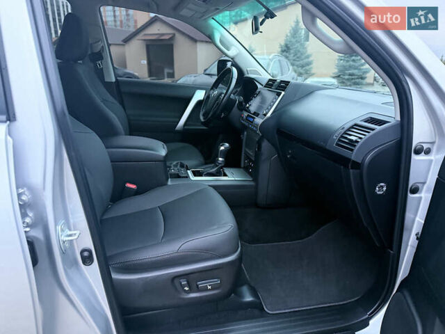 Серый Тойота Ленд Крузер Прадо, объемом двигателя 2.76 л и пробегом 56 тыс. км за 46300 $, фото 53 на Automoto.ua