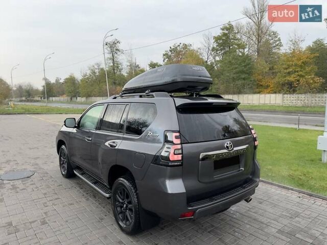 Серый Тойота Ленд Крузер Прадо, объемом двигателя 3.96 л и пробегом 76 тыс. км за 54600 $, фото 2 на Automoto.ua