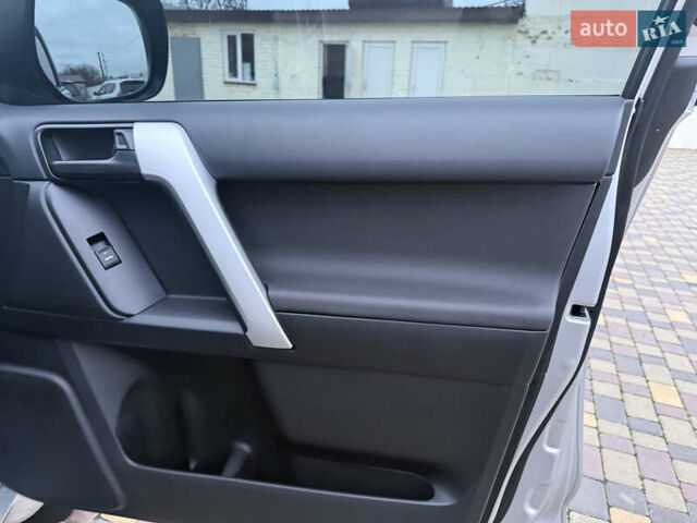 Серый Тойота Ленд Крузер Прадо, объемом двигателя 2.76 л и пробегом 56 тыс. км за 46300 $, фото 37 на Automoto.ua