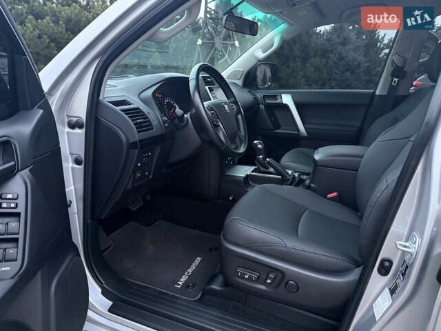 Серый Тойота Ленд Крузер Прадо, объемом двигателя 2.76 л и пробегом 56 тыс. км за 46300 $, фото 50 на Automoto.ua