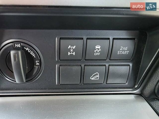 Серый Тойота Ленд Крузер Прадо, объемом двигателя 3.96 л и пробегом 30 тыс. км за 48999 $, фото 20 на Automoto.ua