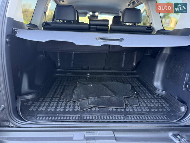 Серый Тойота Ленд Крузер Прадо, объемом двигателя 2.76 л и пробегом 70 тыс. км за 49500 $, фото 10 на Automoto.ua