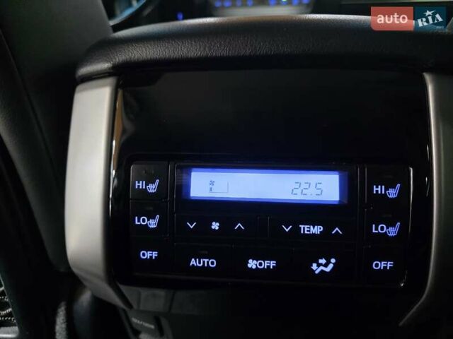 Серый Тойота Ленд Крузер Прадо, объемом двигателя 2.76 л и пробегом 111 тыс. км за 50999 $, фото 49 на Automoto.ua