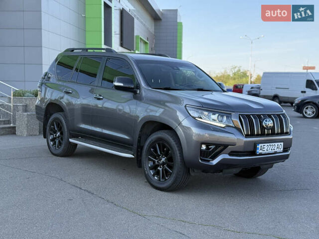 Серый Тойота Ленд Крузер Прадо, объемом двигателя 2.76 л и пробегом 70 тыс. км за 49500 $, фото 3 на Automoto.ua