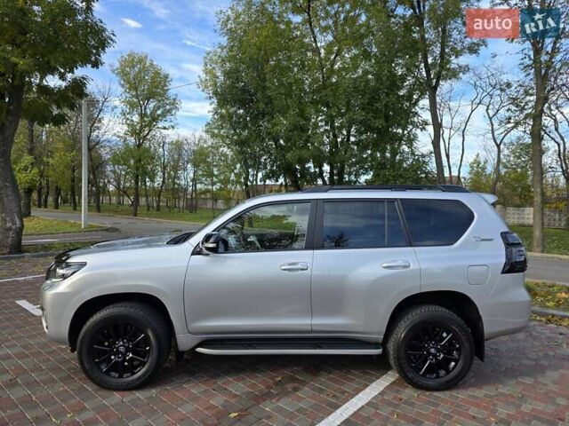 Сірий Тойота Ленд Крузер Прадо, об'ємом двигуна 3.96 л та пробігом 30 тис. км за 48500 $, фото 22 на Automoto.ua