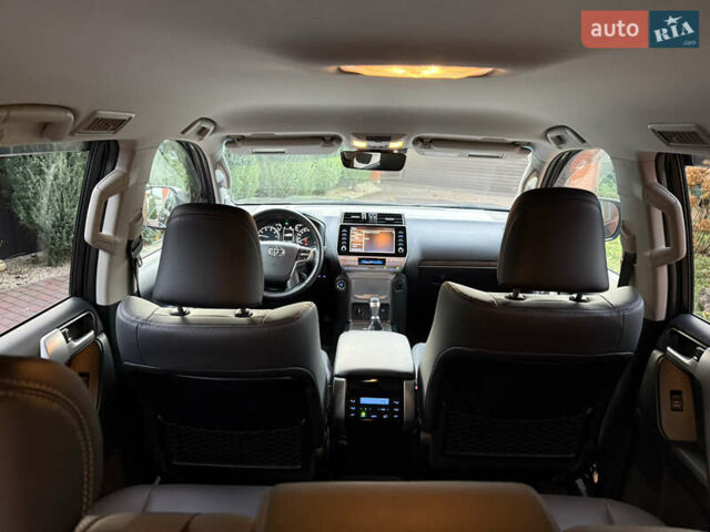 Серый Тойота Ленд Крузер Прадо, объемом двигателя 3.96 л и пробегом 18 тыс. км за 55999 $, фото 7 на Automoto.ua