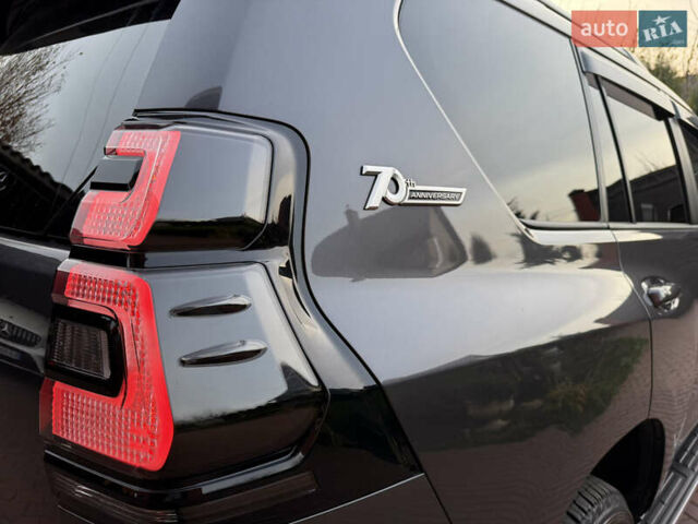 Серый Тойота Ленд Крузер Прадо, объемом двигателя 3.96 л и пробегом 18 тыс. км за 55999 $, фото 3 на Automoto.ua