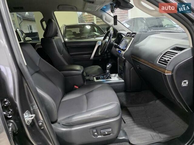 Серый Тойота Ленд Крузер Прадо, объемом двигателя 2.76 л и пробегом 111 тыс. км за 50999 $, фото 52 на Automoto.ua