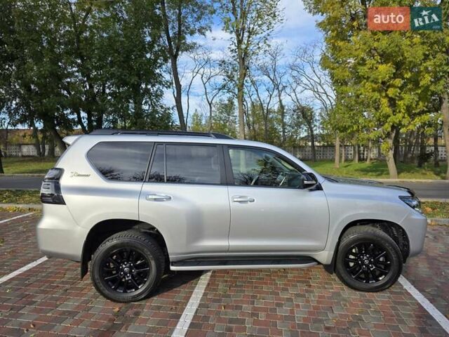 Серый Тойота Ленд Крузер Прадо, объемом двигателя 3.96 л и пробегом 30 тыс. км за 48999 $, фото 10 на Automoto.ua