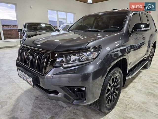 Серый Тойота Ленд Крузер Прадо, объемом двигателя 2.76 л и пробегом 111 тыс. км за 50999 $, фото 3 на Automoto.ua