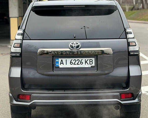 Серый Тойота Ленд Крузер Прадо, объемом двигателя 3.96 л и пробегом 86 тыс. км за 51900 $, фото 6 на Automoto.ua
