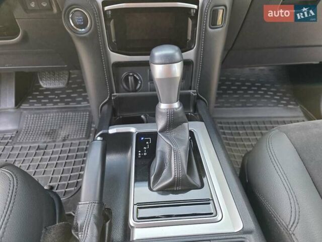 Серый Тойота Ленд Крузер Прадо, объемом двигателя 3.96 л и пробегом 30 тыс. км за 48999 $, фото 18 на Automoto.ua