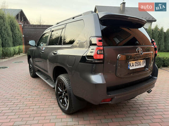 Серый Тойота Ленд Крузер Прадо, объемом двигателя 3.96 л и пробегом 18 тыс. км за 55999 $, фото 8 на Automoto.ua