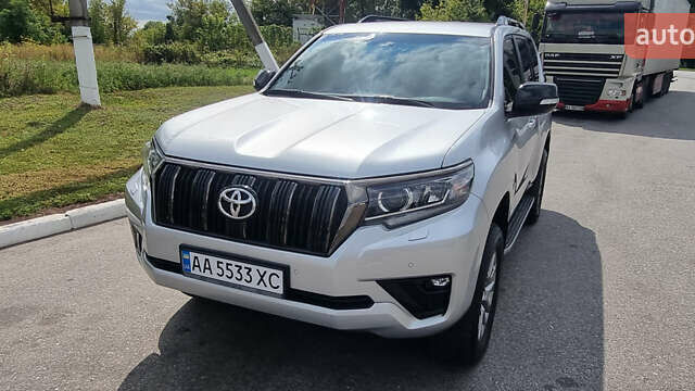 Сірий Тойота Ленд Крузер Прадо, об'ємом двигуна 3.96 л та пробігом 35 тис. км за 50100 $, фото 4 на Automoto.ua