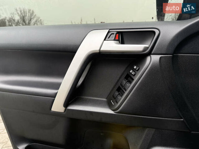 Сірий Тойота Ленд Крузер Прадо, об'ємом двигуна 3.96 л та пробігом 19 тис. км за 58200 $, фото 18 на Automoto.ua