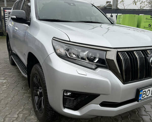 Сірий Тойота Ленд Крузер Прадо, об'ємом двигуна 3.96 л та пробігом 19 тис. км за 58200 $, фото 12 на Automoto.ua