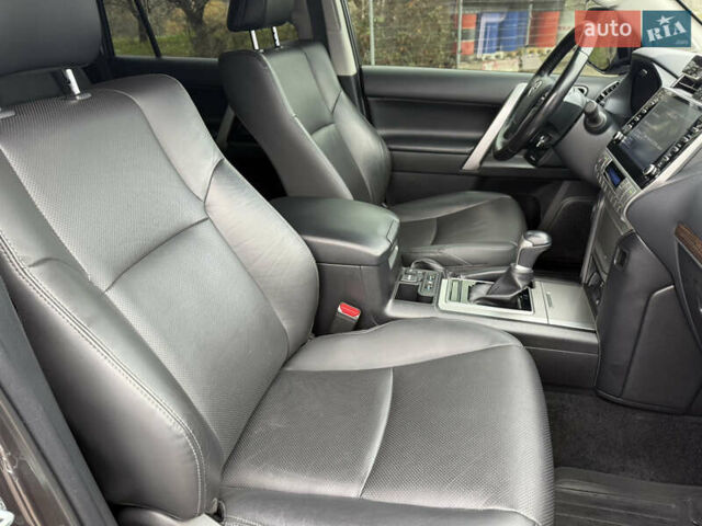 Серый Тойота Ленд Крузер Прадо, объемом двигателя 2.76 л и пробегом 70 тыс. км за 48500 $, фото 21 на Automoto.ua