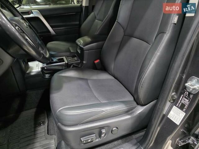 Серый Тойота Ленд Крузер Прадо, объемом двигателя 2.76 л и пробегом 111 тыс. км за 50999 $, фото 37 на Automoto.ua