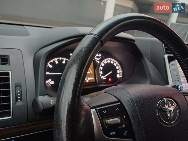 Сірий Тойота Ленд Крузер Прадо, об'ємом двигуна 3.96 л та пробігом 23 тис. км за 52100 $, фото 49 на Automoto.ua