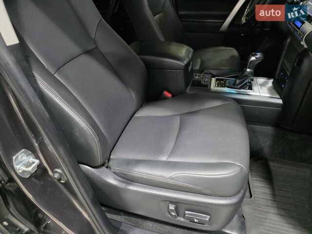 Серый Тойота Ленд Крузер Прадо, объемом двигателя 2.76 л и пробегом 111 тыс. км за 50999 $, фото 54 на Automoto.ua