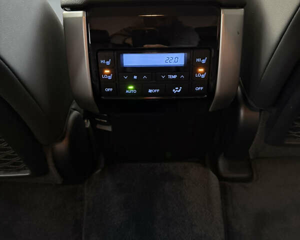 Серый Тойота Ленд Крузер Прадо, объемом двигателя 3.96 л и пробегом 18 тыс. км за 55999 $, фото 13 на Automoto.ua