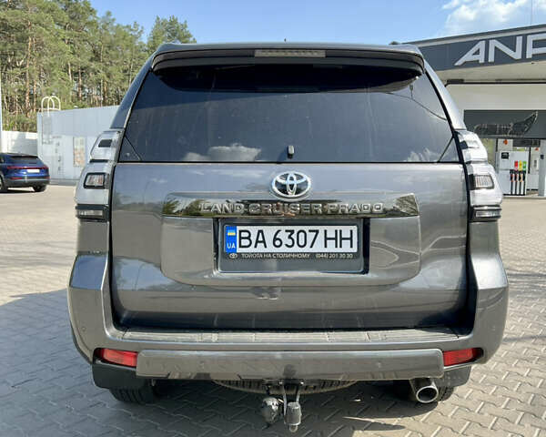 Серый Тойота Ленд Крузер Прадо, объемом двигателя 2.76 л и пробегом 110 тыс. км за 45900 $, фото 7 на Automoto.ua
