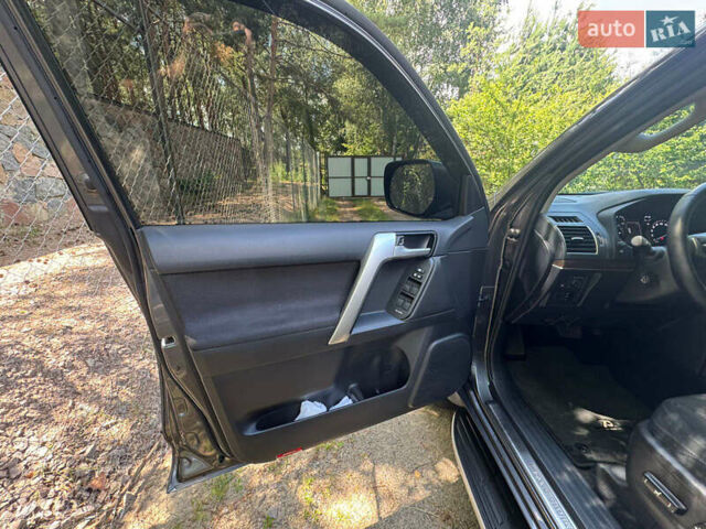 Серый Тойота Ленд Крузер Прадо, объемом двигателя 3.96 л и пробегом 91 тыс. км за 42500 $, фото 15 на Automoto.ua