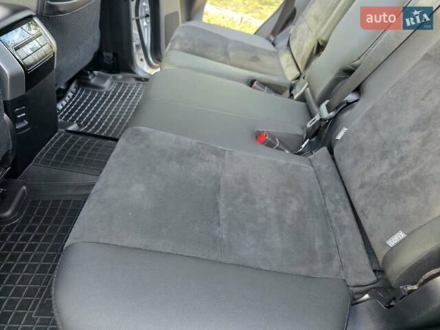 Серый Тойота Ленд Крузер Прадо, объемом двигателя 3.96 л и пробегом 30 тыс. км за 48999 $, фото 27 на Automoto.ua